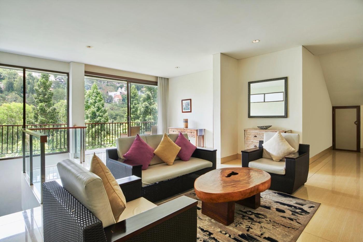 Tulip Hill View Villa 5 Bedrooms With A Private Swimming Pool Bandung Exterior photo